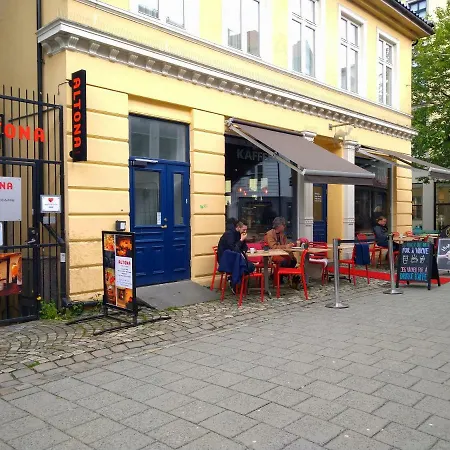 Strandgaten 207 *